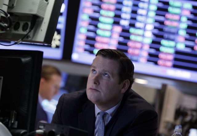 Πτώση στη Γουόλ Στριτ την Παρασκευή, άνοδος στις ευρωπαϊκές αγορές